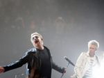 Video: Bono vystúpil na Štedrý deň na ulici v Dubline