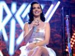 Katy Perry poslala obeti požiaru vianočný balíček
