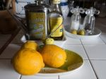 Silný nápoj na očistu pečene s olivovým olejom a citrónovou šťavou