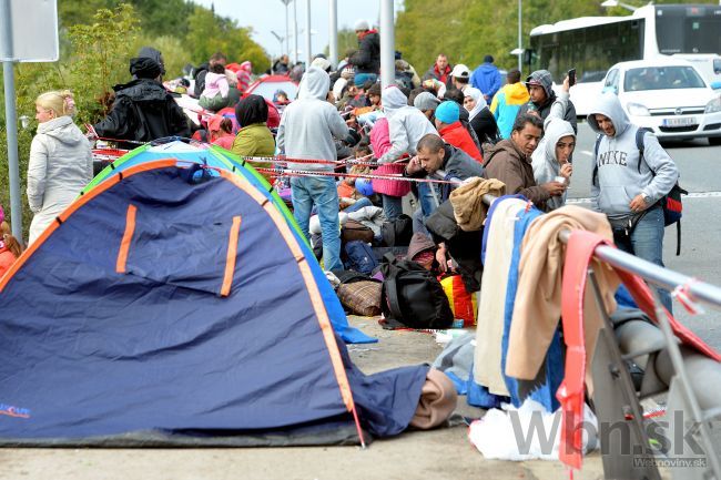 Nemecká CSU chce na hraniciach vracať utečencov bez dokladov