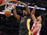 Video: Jednooký hral so slepým, Lakers zdolali Philadelphiu