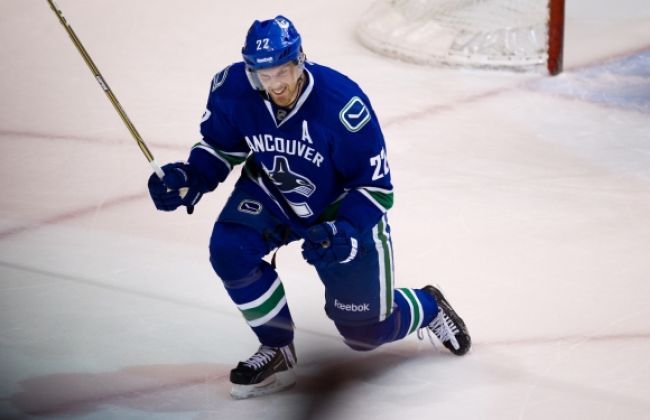 Daniel Sedin odohral v NHL 1100. zápas za Vancouver Canucks