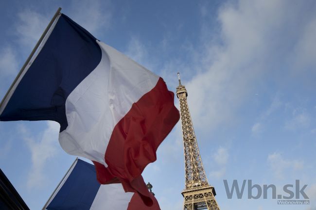 Francúzi vo voľbách prezidenta nechcú Hollanda ani Sarkozyho