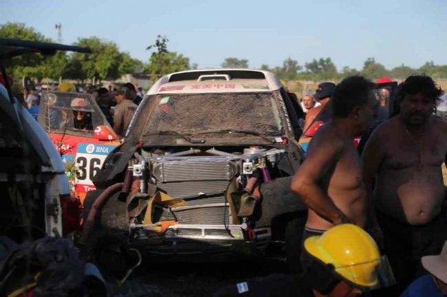Nehoda na Rely Dakar, čínska jazdkyňa vletela do divákov