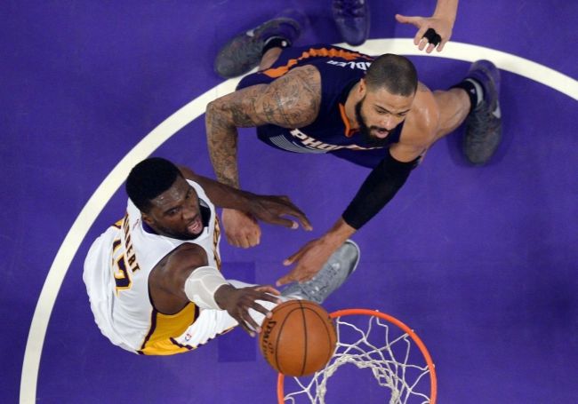 Video: Butler prekonal Jordana, Lakers deklasovali Phoenix