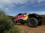 Loeb sa nestratil ani na Rely Dakar, predbehol aj legendu