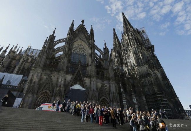 Prisťahovalci v nemeckom Kolíne na Nový rok obťažovali a okrádali ženy