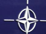 NATO odmieta tvrdenie, že ohrozuje suverenitu Ruska