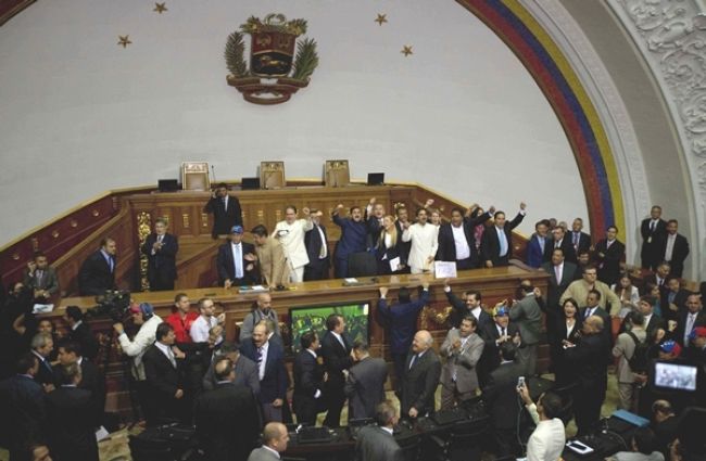 Venezuelský parlament po 17 rokoch ovládla opozícia