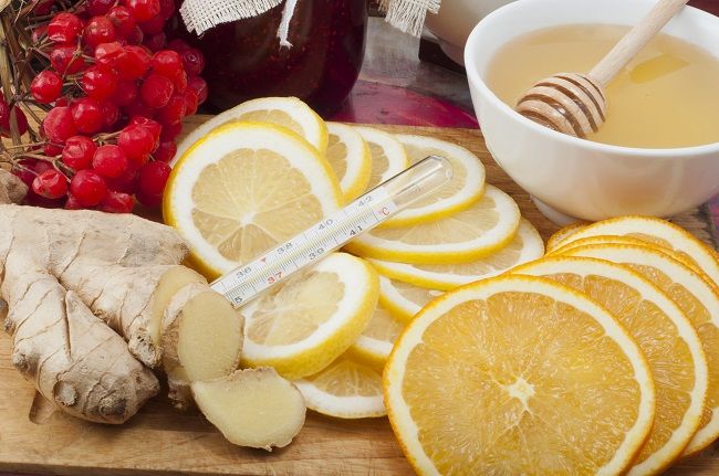 7 jednoduchých spôsobov, ako použiť citrón na bolesť hrdla
