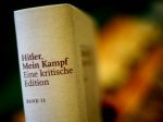 Na pulty nemeckých kníhkupectiev dorazil Hitlerov Mein Kampf