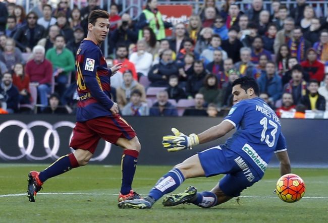 Video: Messi hetrikom zostrelil Granadu, Real vyhral 5:0