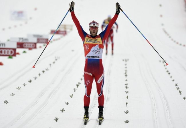 Suverénny Sundby siaha po hetriku na Tour de Ski