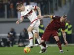 Video: Kucka sa blysol gólom, AC Miláno remizovalo u 'vlkov'