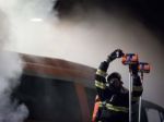 Pri požiari garáže v obci Kalinovo zomreli dve osoby
