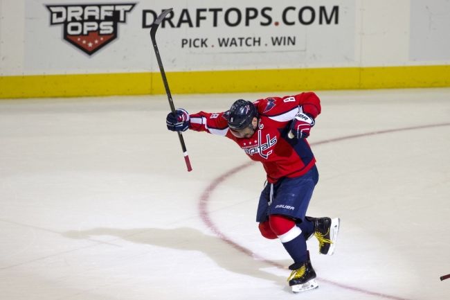 Video: Kanonier Ovečkin dosiahol výzmnamný míľník v NHL