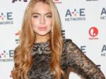 Lindsay Lohan napľula návštevníkovi baru do tváre