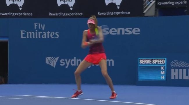 Video: Daniela Hantuchová sa returnom trafila do hlavy