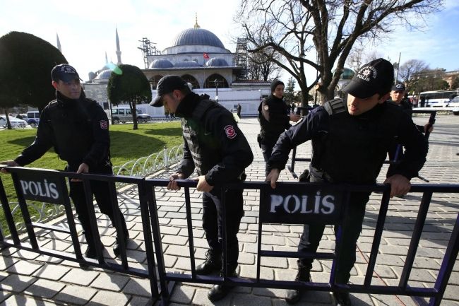 Polícia zadržala po útoku v Istanbule už sedem podozrivých