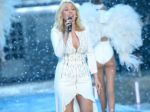 Ellie Goulding zverejnila videoklip k piesni Army
