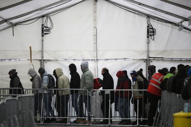 V Bornheime nepúšťajú do plavárne mužov z radov utečencov