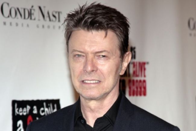 Posledný Bowieho album Blackstar vedie britský rebríček