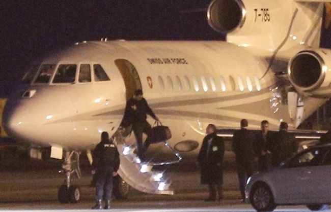 Lietadlo s Američanmi prepustenými Iránom pristálo v Ženeve