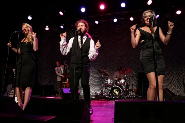 Vznik Postmodern Jukebox podnietil vyhadzov zo školy