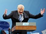 Bavorský premiér Horst Seehofer omdlel počas prejavu