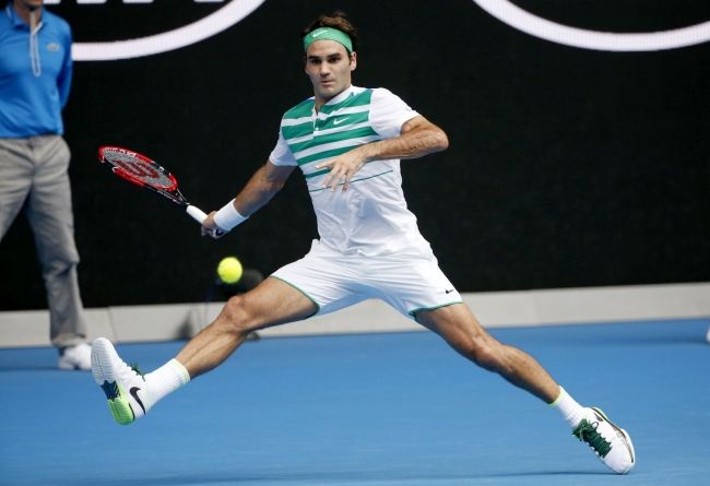 Federer dosiahol 299. víťazstvo, postúpil aj Djokovič