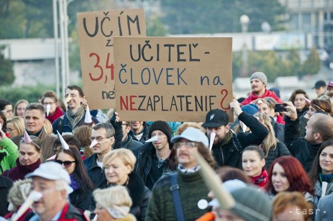 Nespokojní učitelia organizujú na pondelok v Bratislave demonštráciu