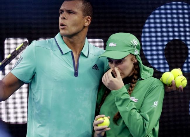 Video: Rytier Tsonga ratoval dehydrovanú podávačku lôpt