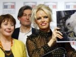 Pamela Anderson vyvolala rozruch vo francúzskom parlamente