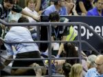 Video: Dráma na Australian Open. Pád diváčky prerušil zápas