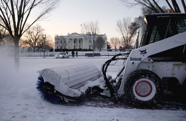 Na východ USA sa valí mohutná snehová víchrica