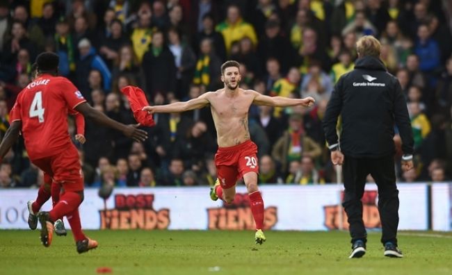 Video: Liverpool zvládol bláznivý záver, ManUnited zaváhal
