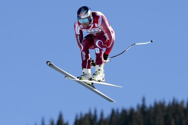 Svindal má po sezóne, v Kitzbüheli si zranil koleno