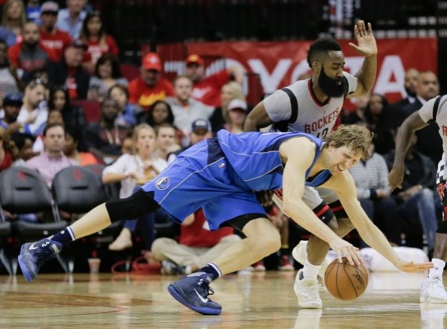 Video: Séria Thunder sa skončila, Harden s triple-double