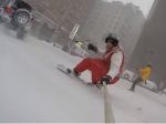 Video: Takto si užívajú sneh v uliciach New Yorku