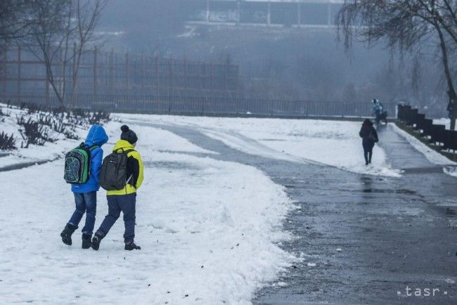 Aj v utorok bude niekde pršať, pozor na poľadovicu