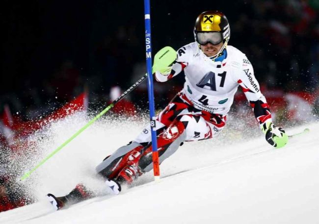 Hirscher jazdil s okuliarmi naopak, Žampu diskvalifikovali