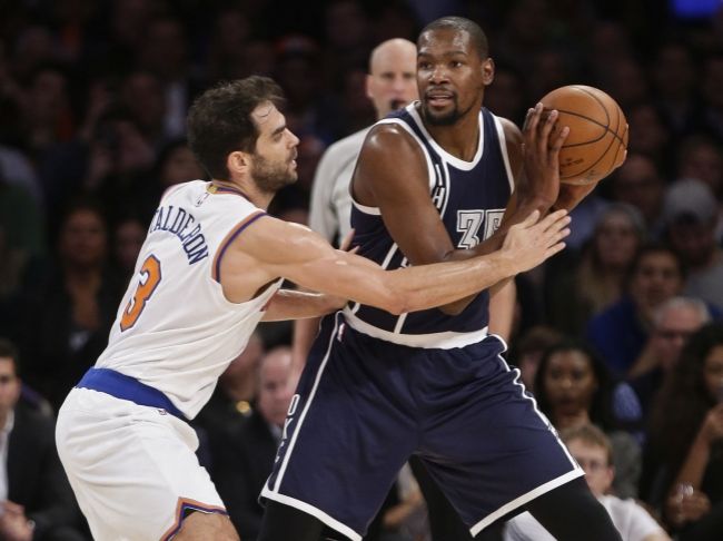 Video: Durant s Westbrookom 74 bodmi potiahli Oklahomu