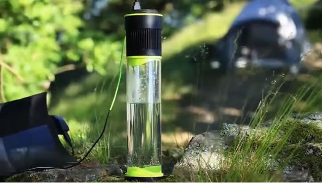 Video: Fľaša, ktorá sa sama napĺňa