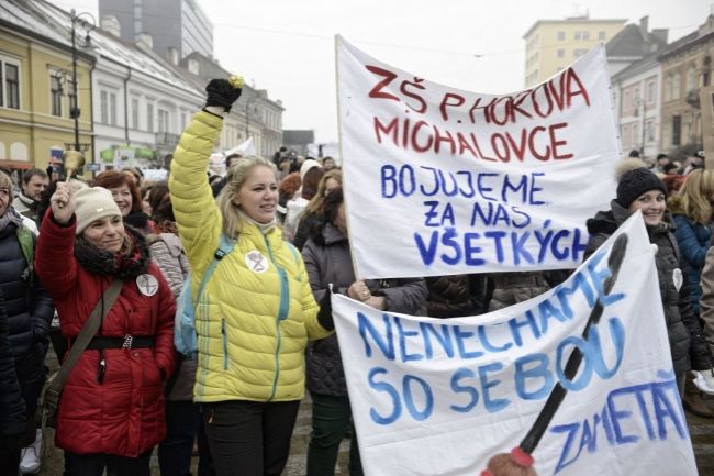 Na protest v Košiciach prišlo do 500 štrajkujúcich učiteľov