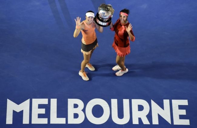 Hingisová a Mirzová získali deblový titul na Australian Open