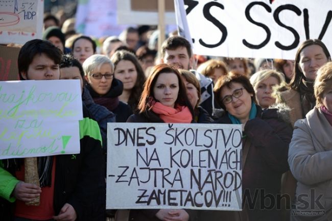 Štrajk učiteľov podporilo v Banskej Bystrici vyše 600 ľudí
