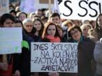 Štrajk učiteľov podporilo v Banskej Bystrici vyše 600 ľudí