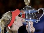 Video: Kerberová vo finále Australian Open porazila Serenu