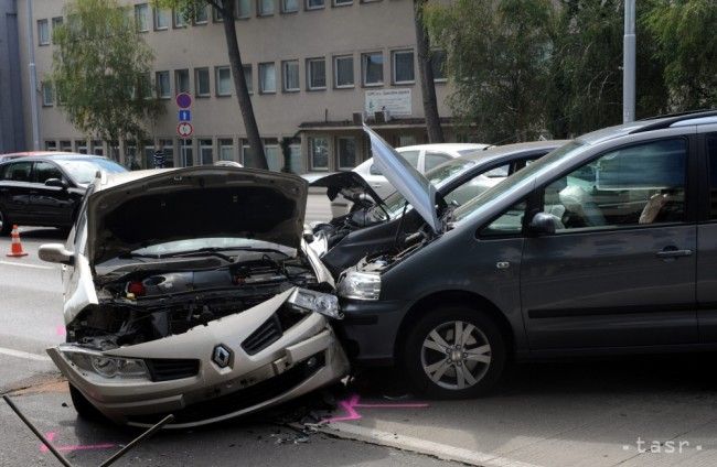 Dopravná nehoda pri Partizánskom si vyžiadala štyroch zranených