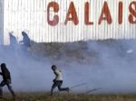 Úrady zbúrali migrantom v Calais provizórny kostol aj mešitu